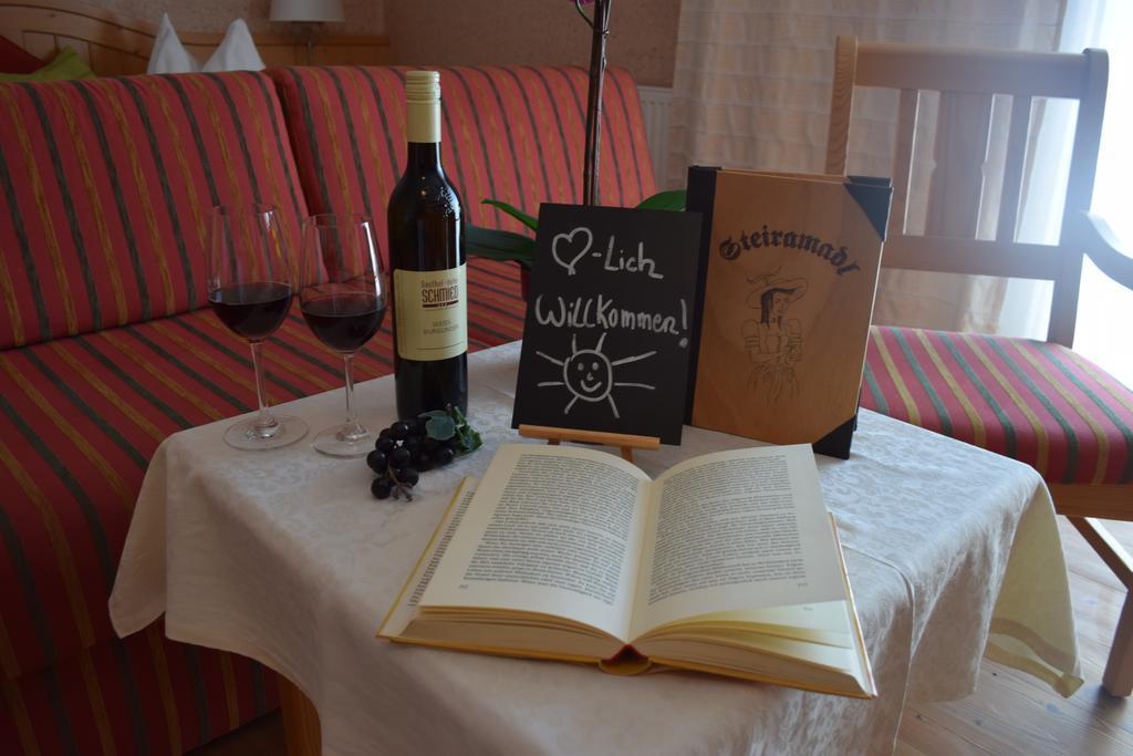 Gasthof Hotel Schmied Arnfels Екстер'єр фото