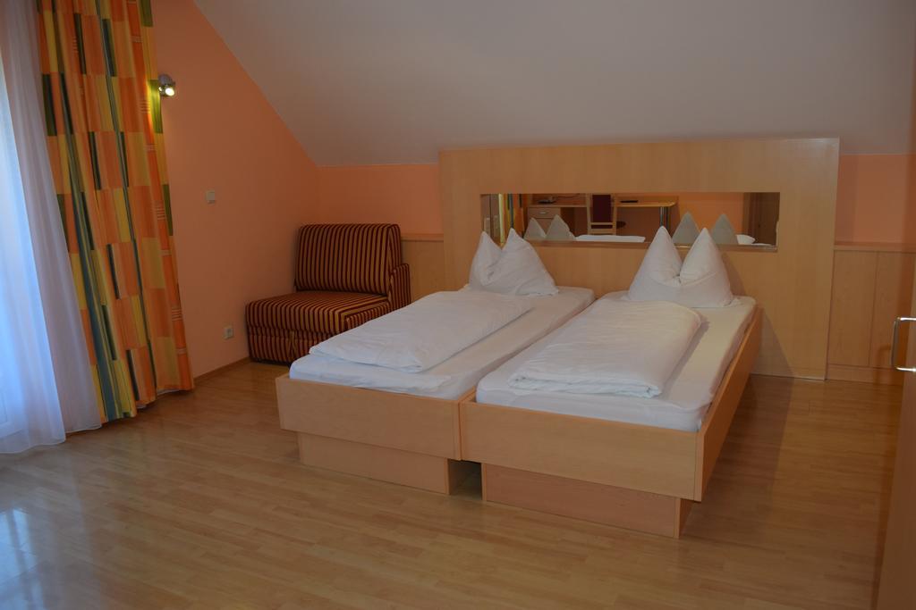 Gasthof Hotel Schmied Arnfels Екстер'єр фото